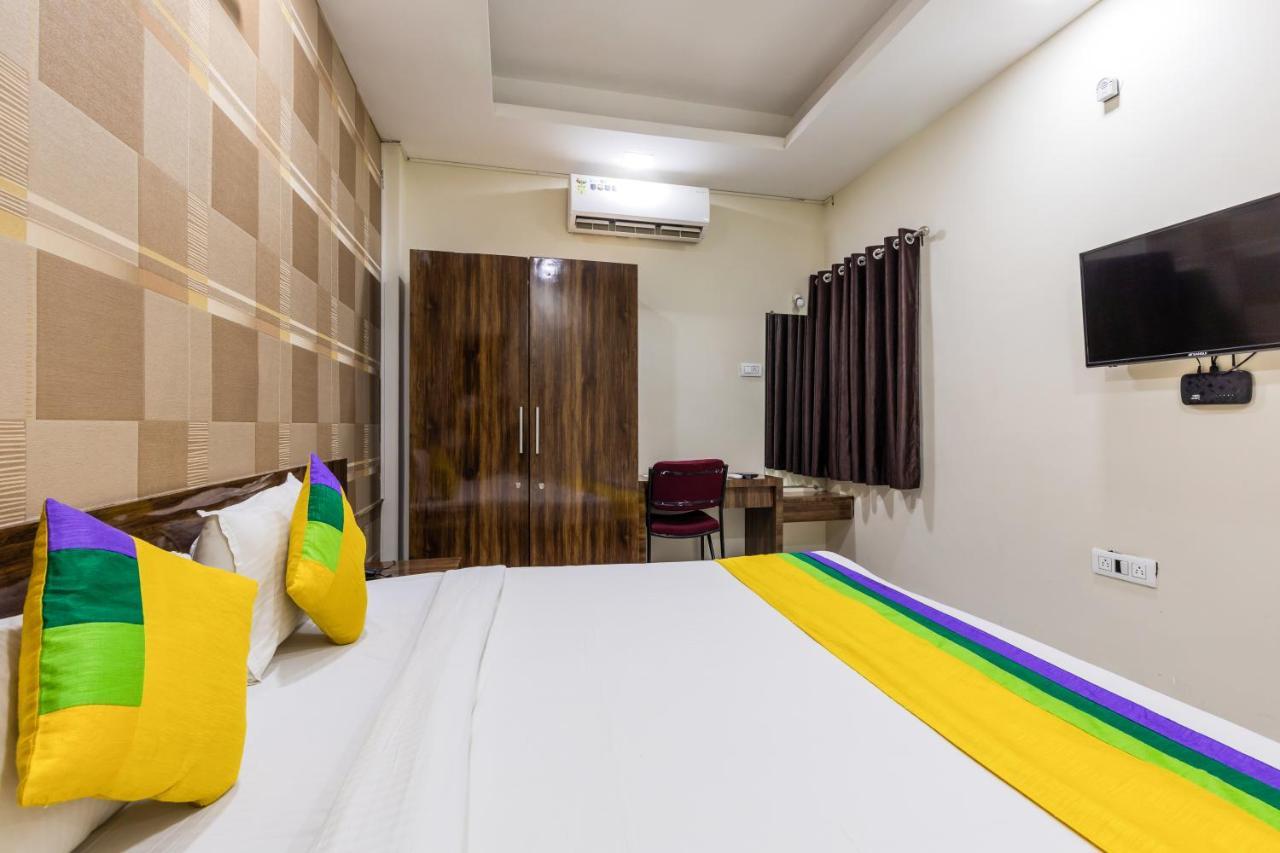 Hotel Treebo Trip Namaste Indore Esterno foto