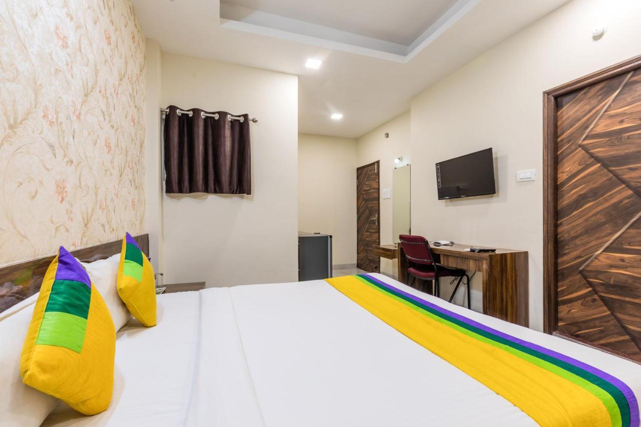 Hotel Treebo Trip Namaste Indore Esterno foto